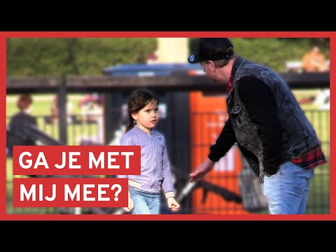 KINDEREN MEELOKKEN UIT EEN SPEELTUIN | BONDGENOTEN